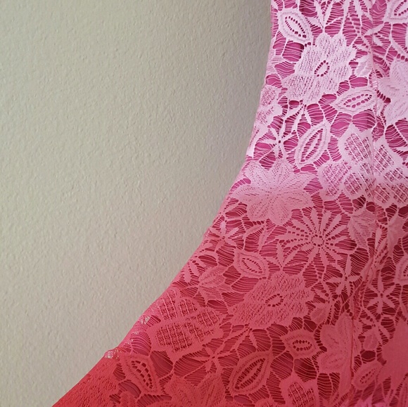 💝3×$25💝 Stunning ombré pink lace - Picture 4 of 5